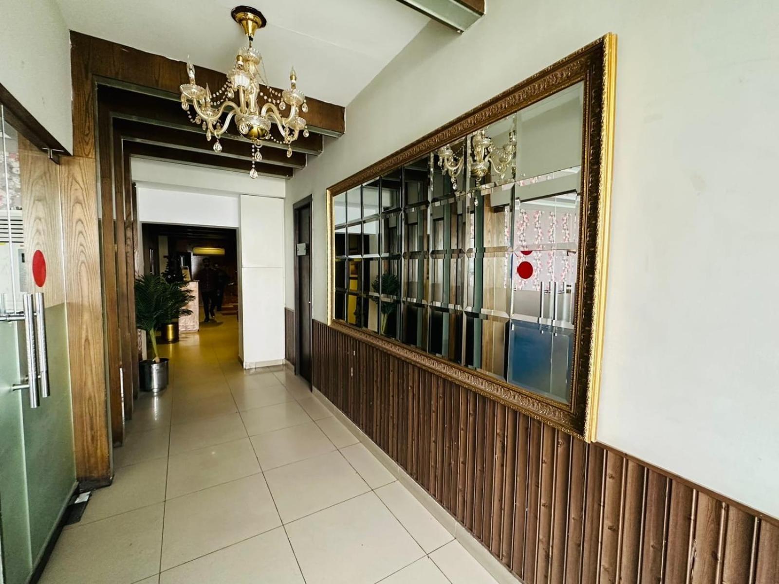 Grand Regent Hotel And Suites Faisalabad Extérieur photo