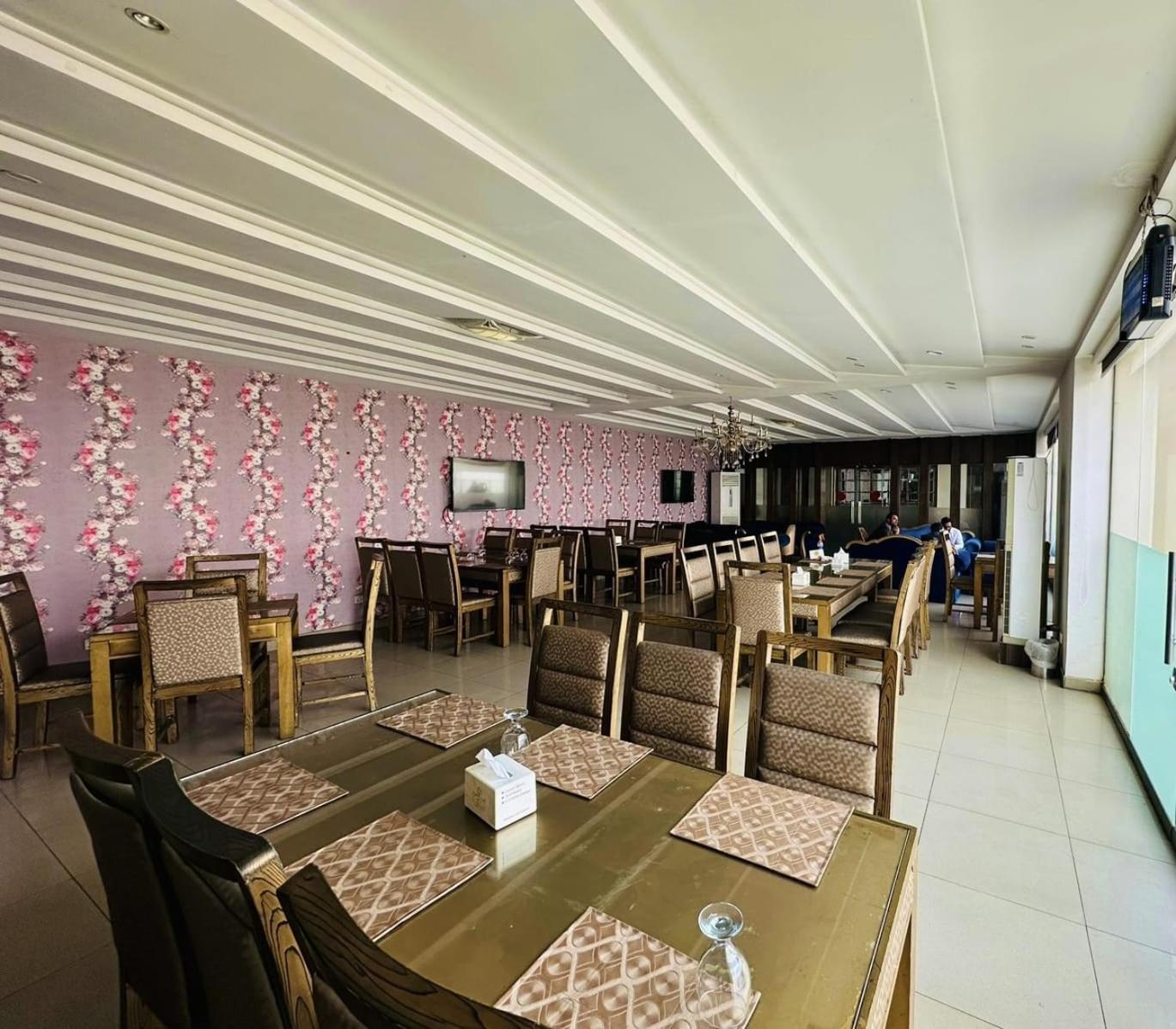 Grand Regent Hotel And Suites Faisalabad Extérieur photo