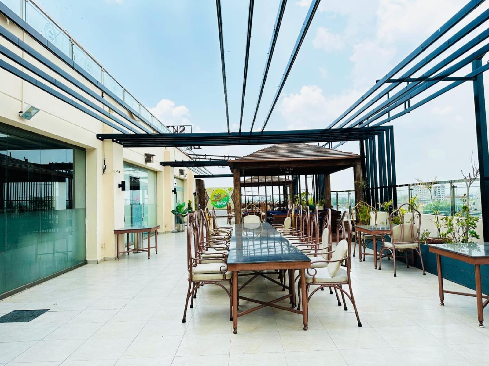 Grand Regent Hotel And Suites Faisalabad Extérieur photo