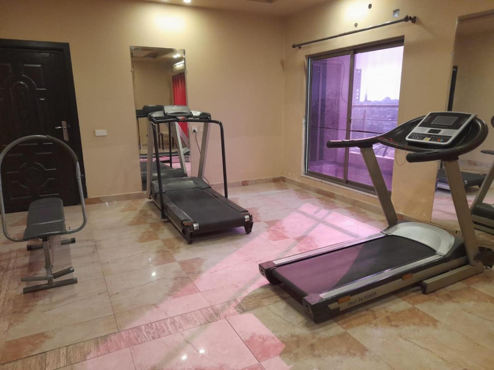 Grand Regent Hotel And Suites Faisalabad Extérieur photo