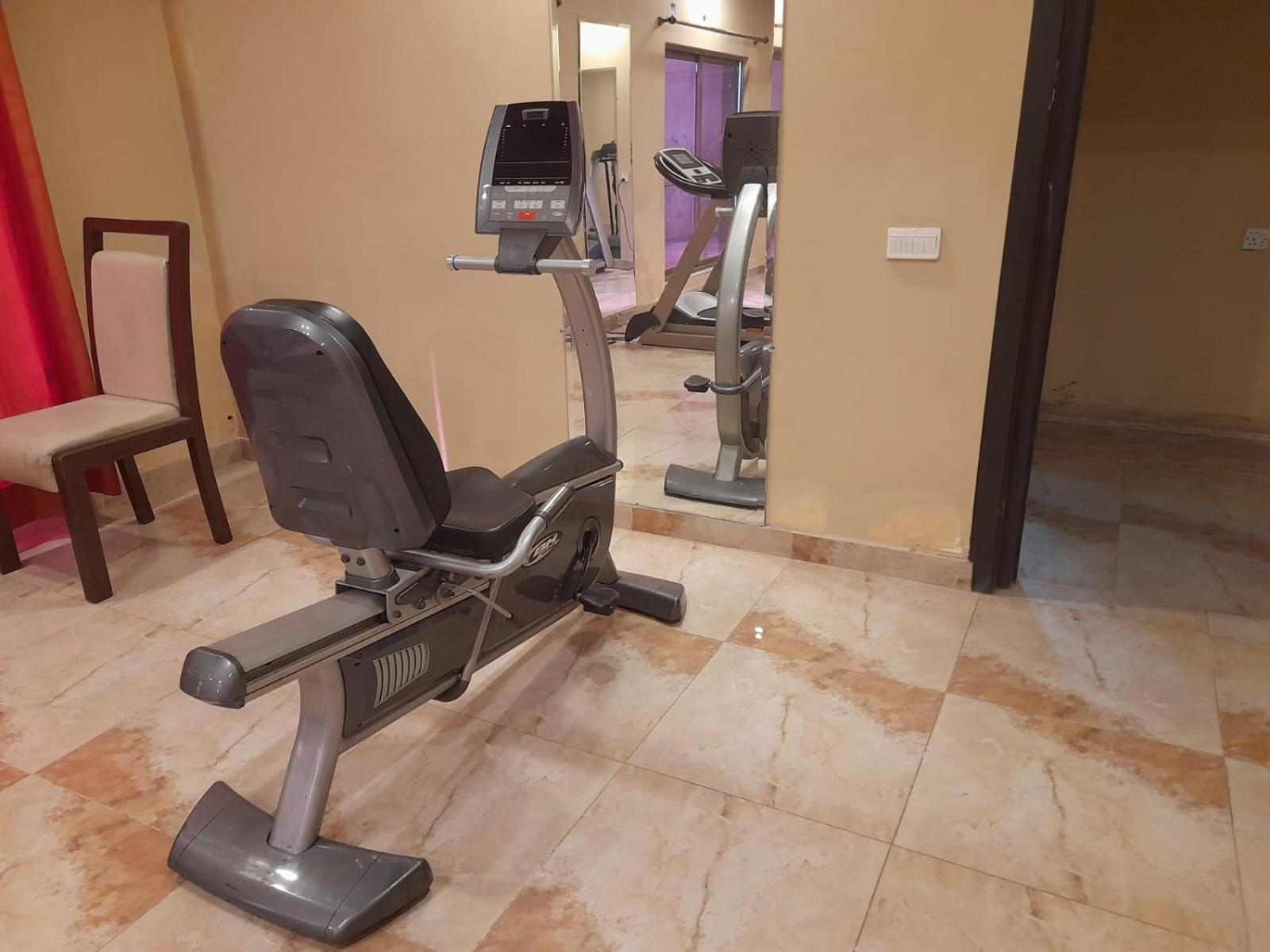 Grand Regent Hotel And Suites Faisalabad Extérieur photo