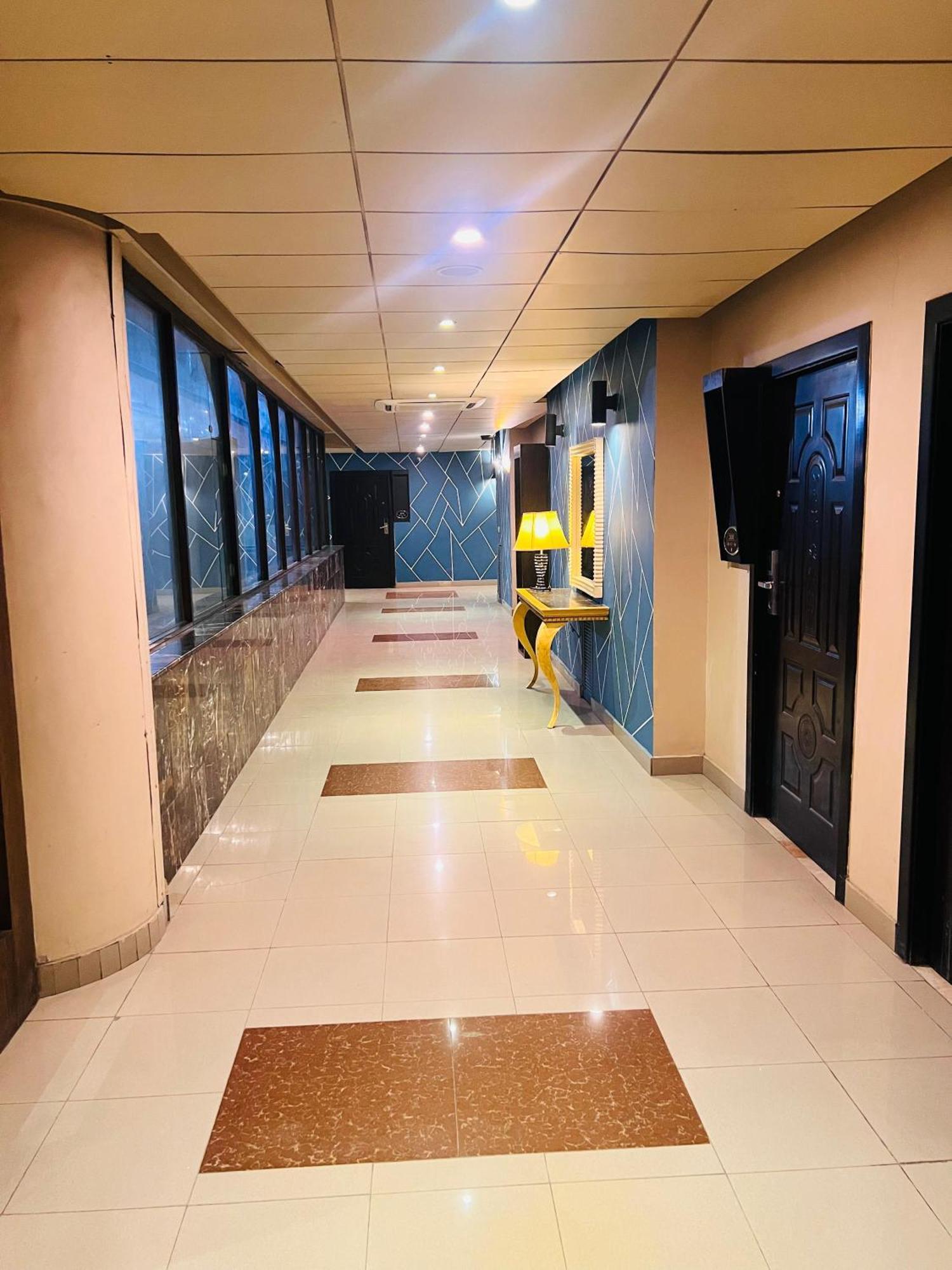 Grand Regent Hotel And Suites Faisalabad Extérieur photo